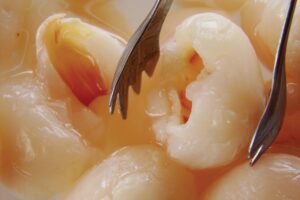 PREPARACIÓN DEL LICHI EN ALMÍBAR » Postre casero y delicioso