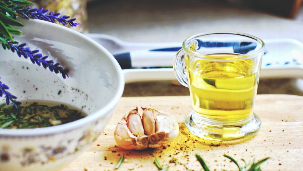 ACEITE DE OLIVA VIRGEN EXTRA » Beneficios y tratamientos Foto por vikki Pexels