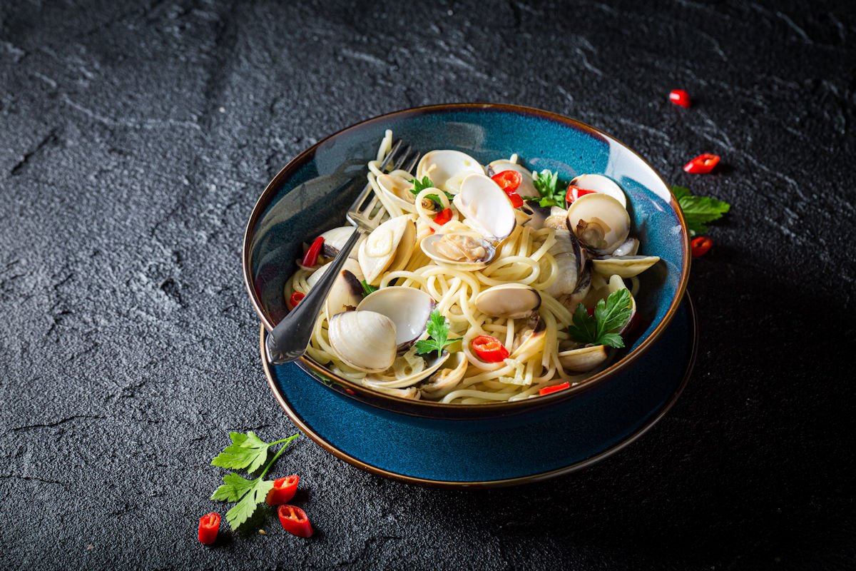 Linguine con Almejas y Vino Blanco