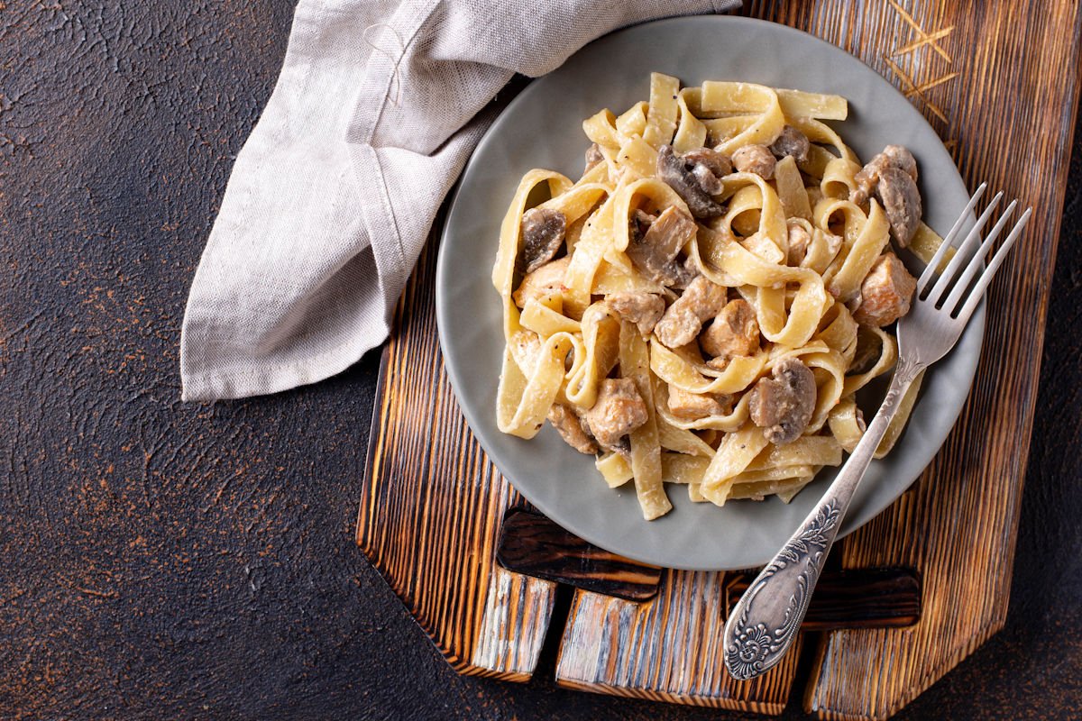 Pasta Alfredo con pollo