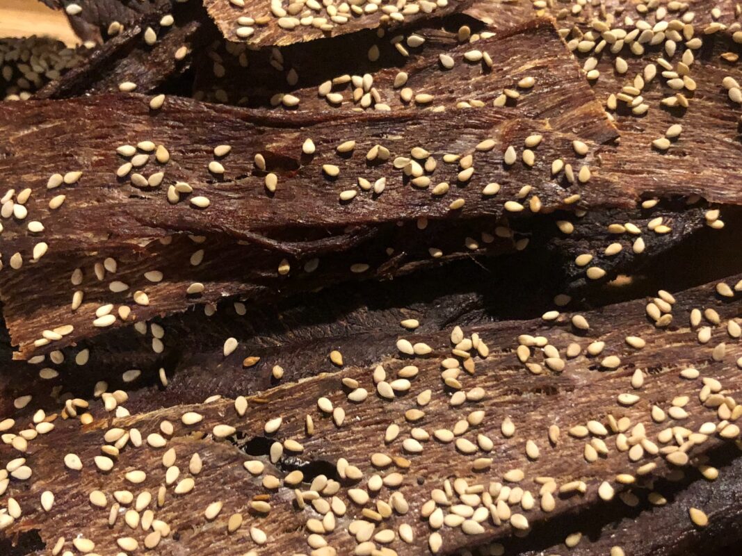 Termitas de la Madera » Tipos , Características y Hábitat. Photo by adrian alva. Unsplash.