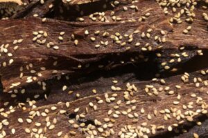 Termitas de la Madera » Tipos , Características y Hábitat. Photo by adrian alva. Unsplash.