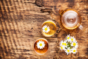 Infusión de Manzanilla con Anís. Foto por Envato.
