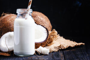 Recetas con leche de coco. Foto por Envato.
