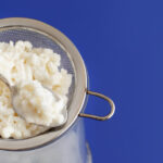 KÉFIR » Beneficios, Propiedades y Contraindicaciones Propiedades del Kéfir. Foto por Envato.