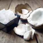 COCO » Beneficios, Propiedades, Calorías y Formas de Consumirlo Coco como fruto seco. Foto por Envato.