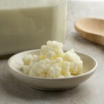 KÉFIR » Beneficios, Propiedades y Contraindicaciones Kéfir. Foto por Envato.