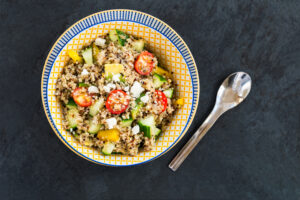 Receta de ceviche con quinoa. Foto por Envato.
