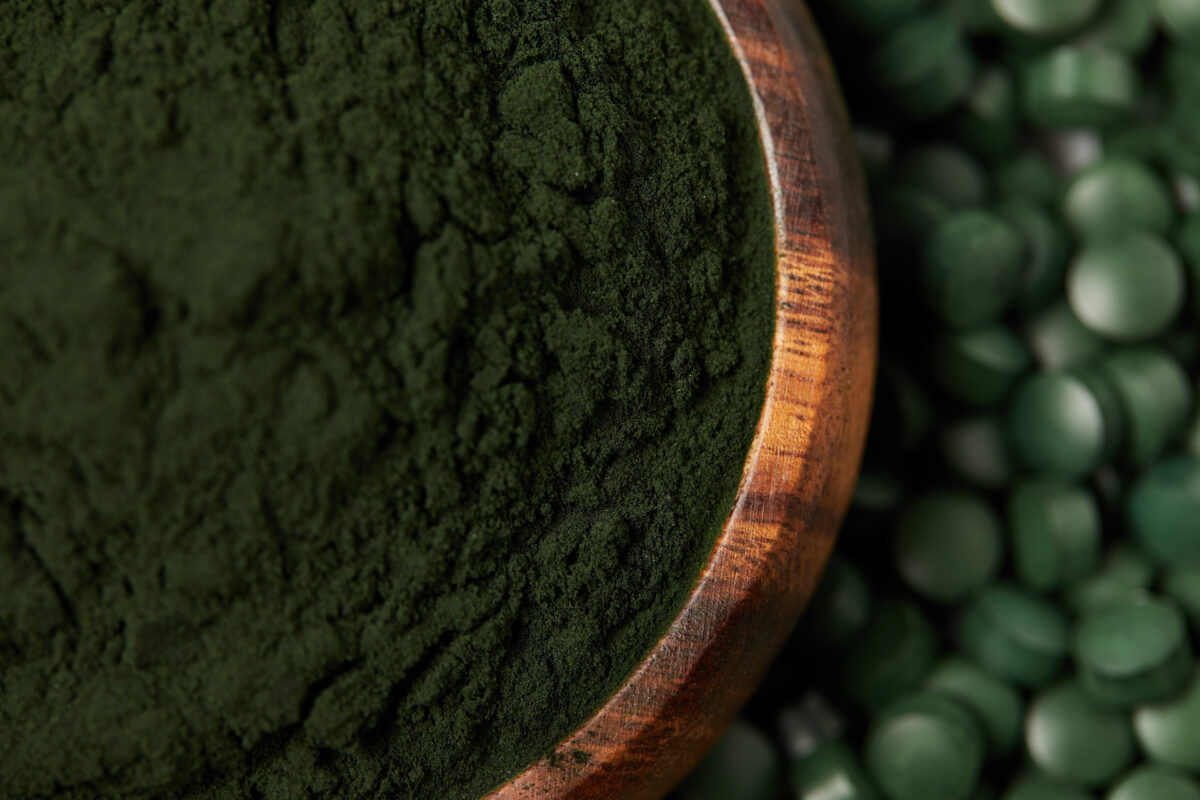 Contraindicaciones de la Espirulina » Precaución al Tomarla. Foto por Envato.