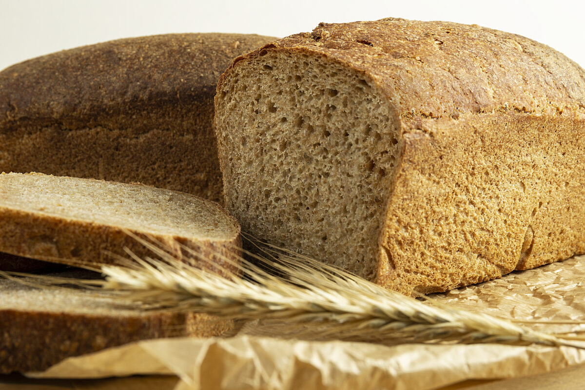 Pan de Espelta para Bajar de Peso » Usos y consumo. Foto por Envato.