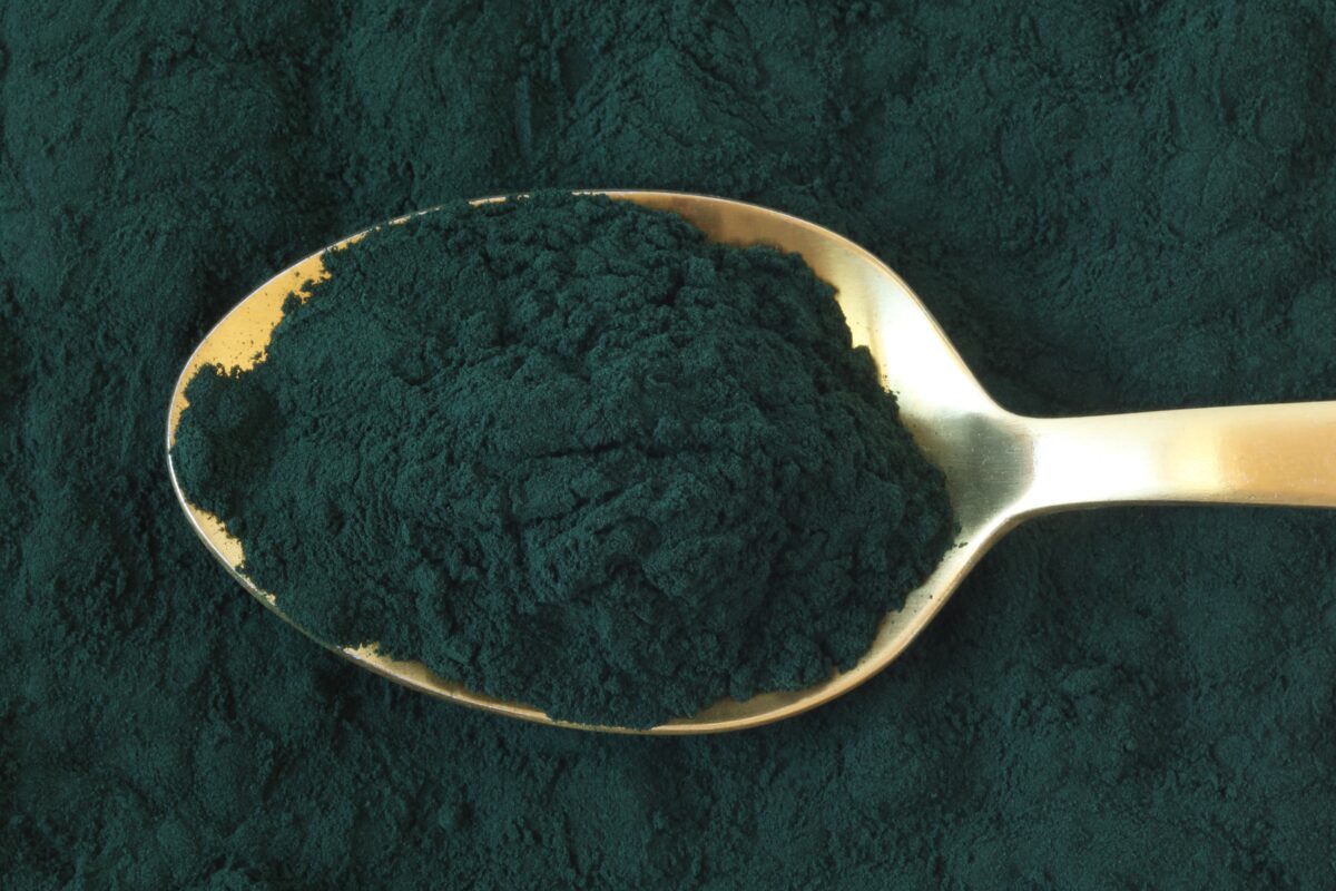 Espirulina para bajar de peso. Foto por Envato.