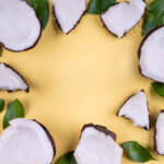 COCO » Beneficios, Propiedades, Calorías y Formas de Consumirlo ¿El coco engorda? Foto por Envato.