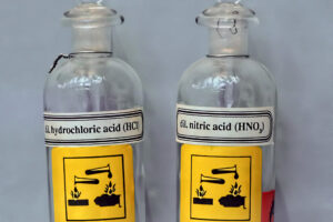 Reacciones del Ácido Clorhídrico. Foto por Openverse