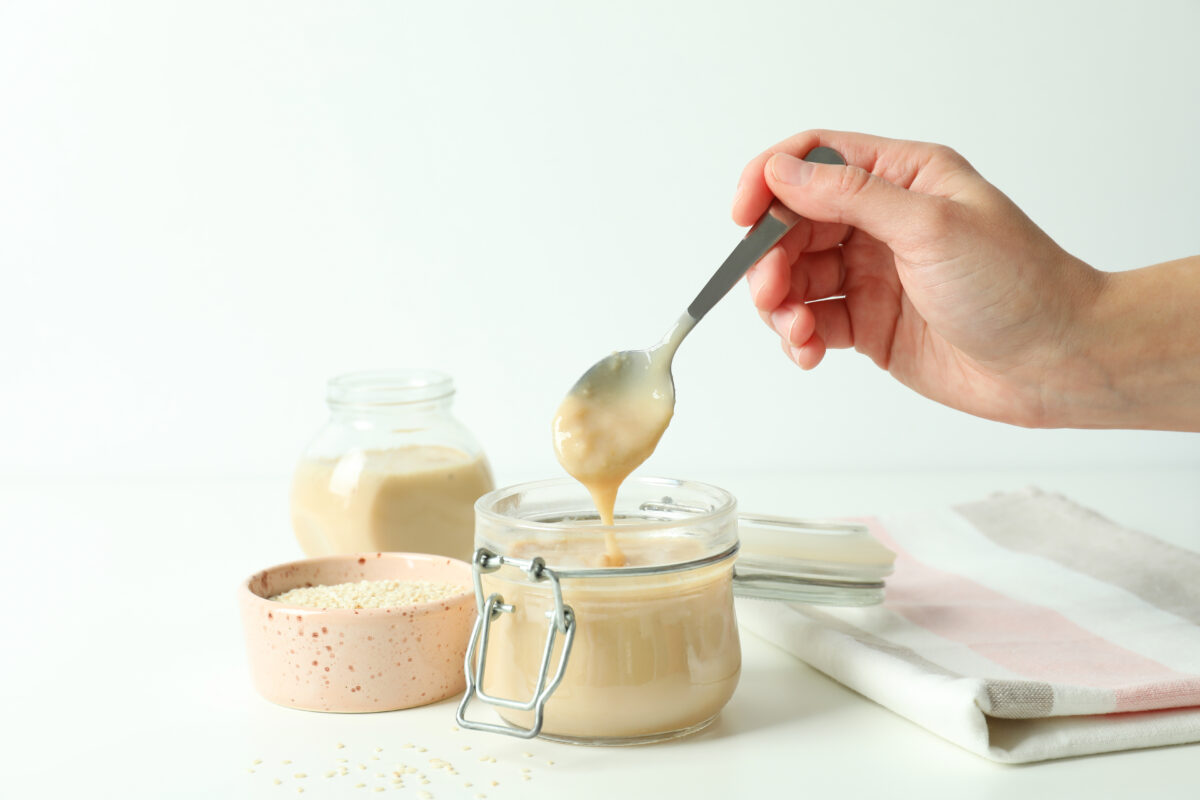 Beneficios del Consumo de Tahini. Foto por Envato.