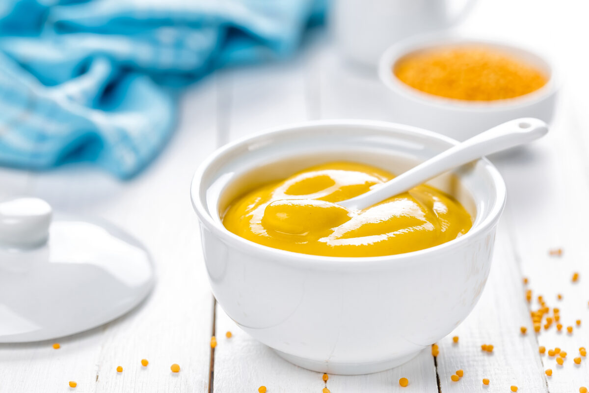 Mostaza. Foto por Envato.